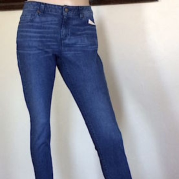 MICHAEL Michael Kors Denim - NWT MICHAEL Michael Kors Izzy Mid-Rise Skinny Jean